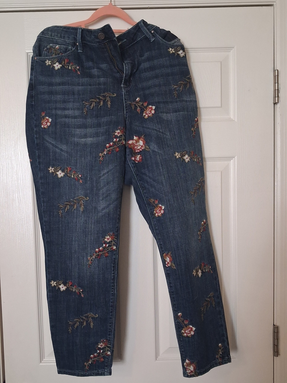 Laurie Felt Dark Blue Straight Leg Jeans with Floral Embroidery